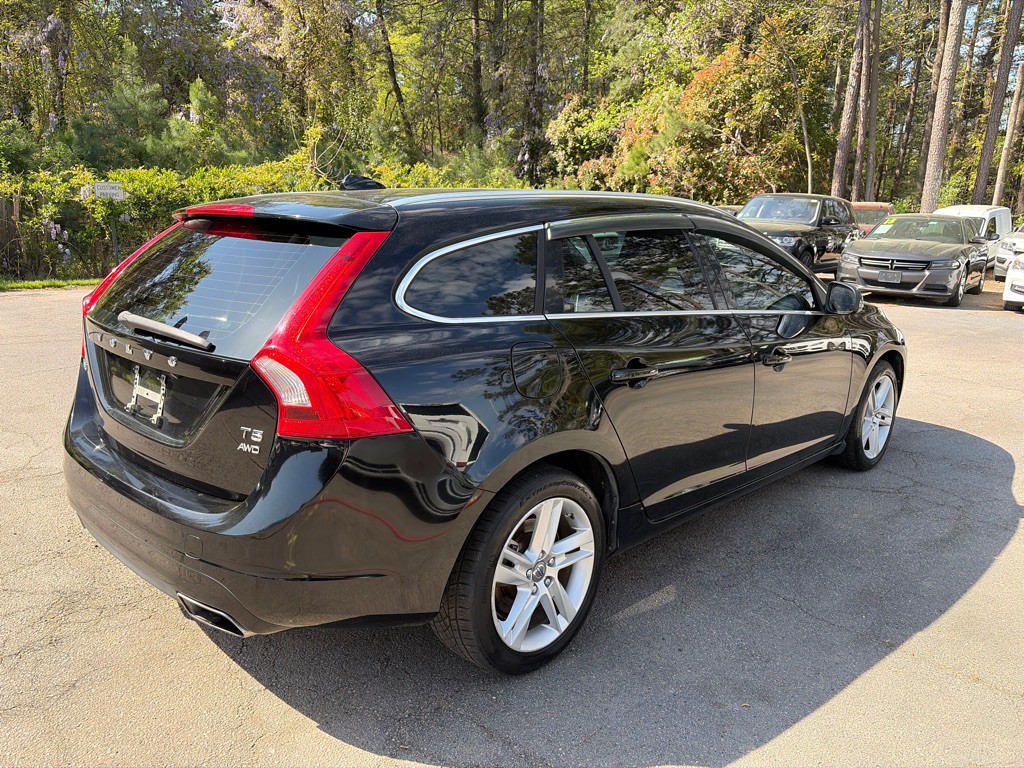 2015 Volvo V60 Image 4
