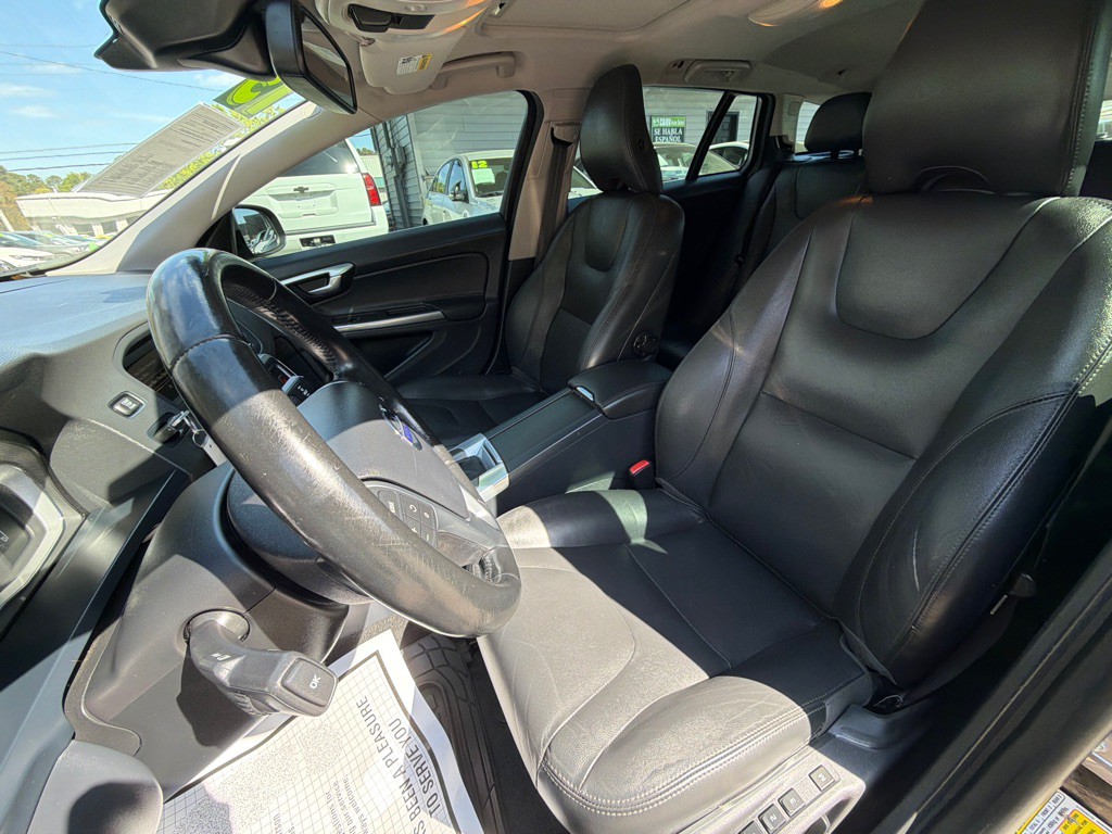 2015 Volvo V60 Image 9