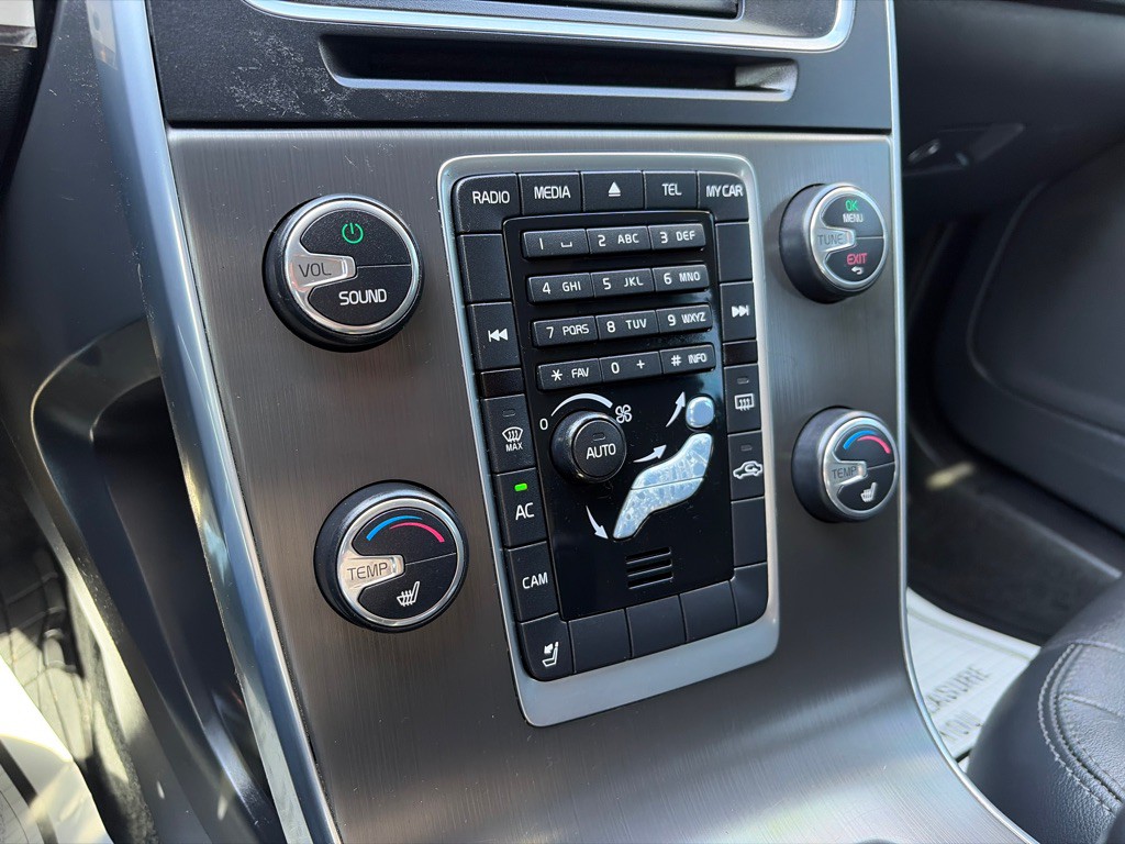 2015 Volvo V60 Image 19