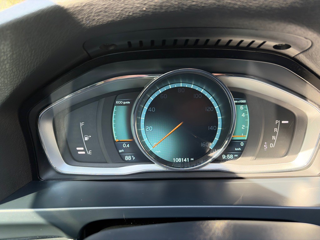 2015 Volvo V60 Image 25