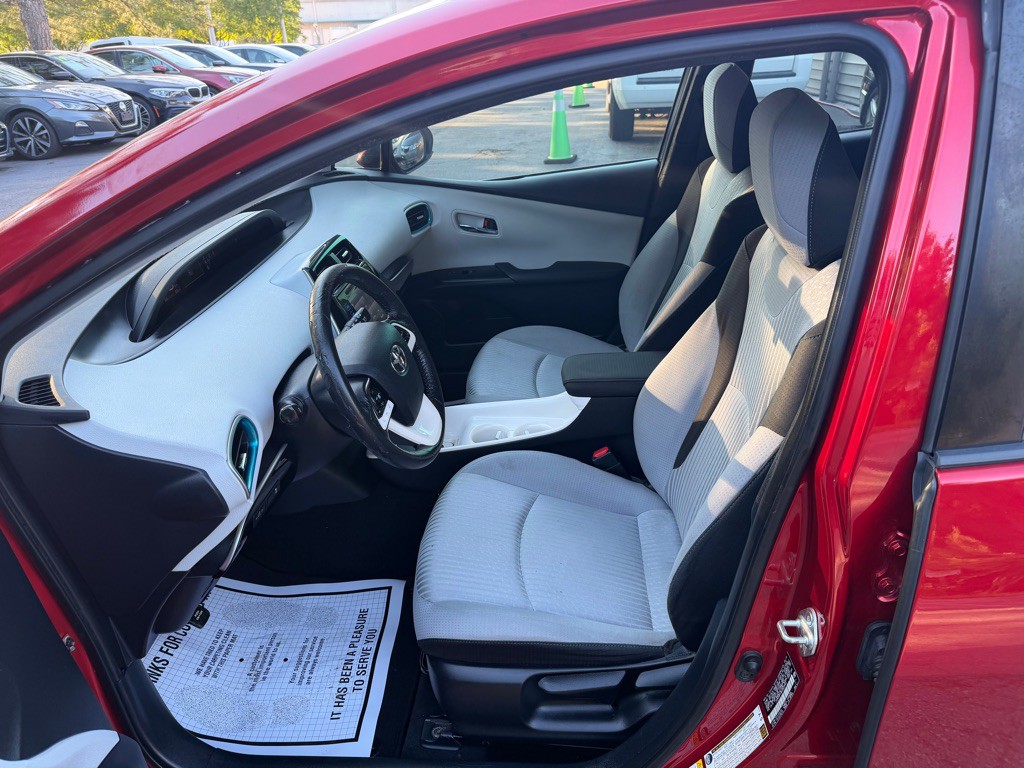 2016 Toyota Prius Image 12