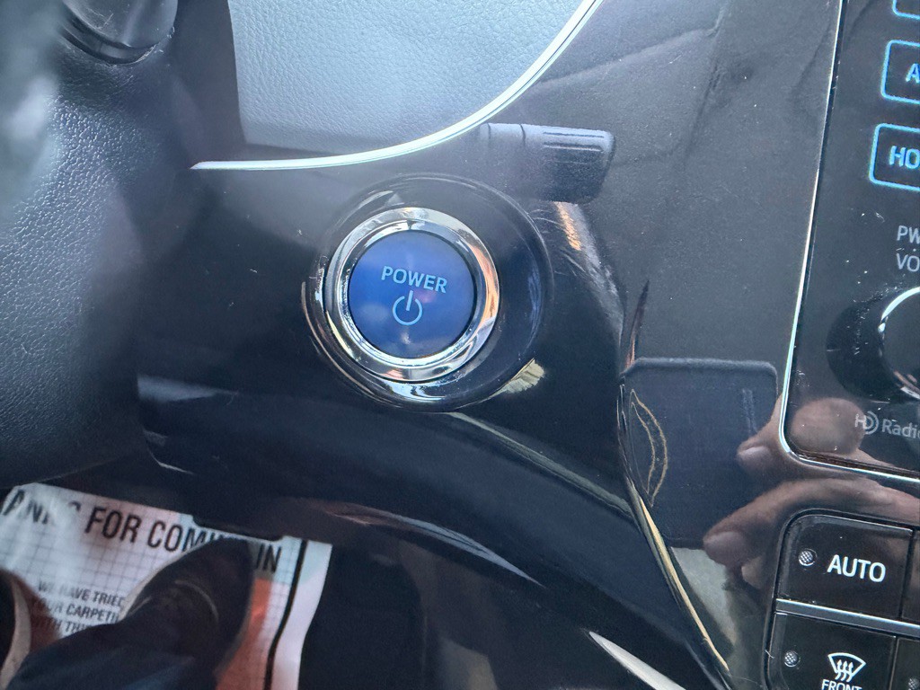 2016 Toyota Prius Image 19