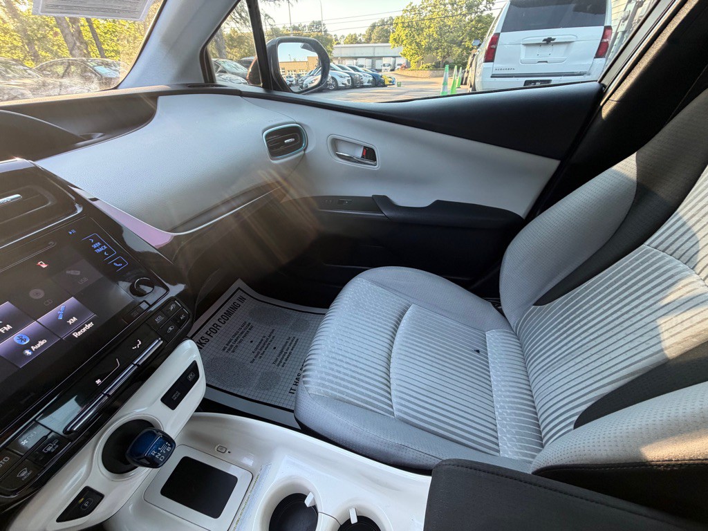 2016 Toyota Prius Image 21