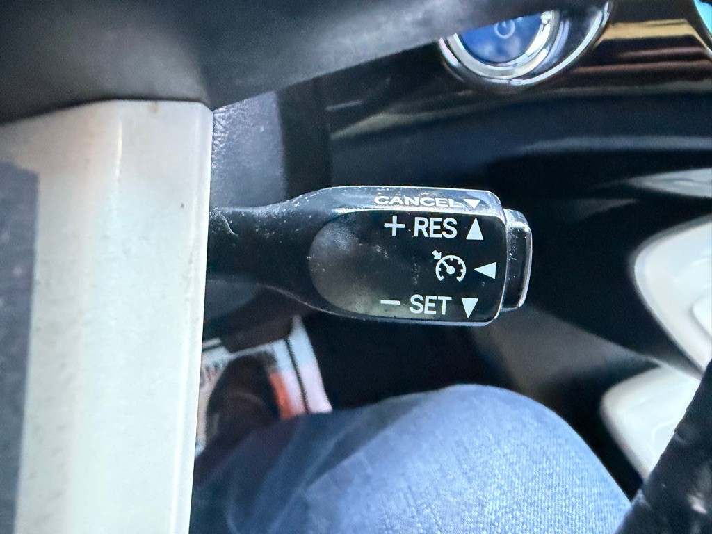 2016 Toyota Prius Image 24
