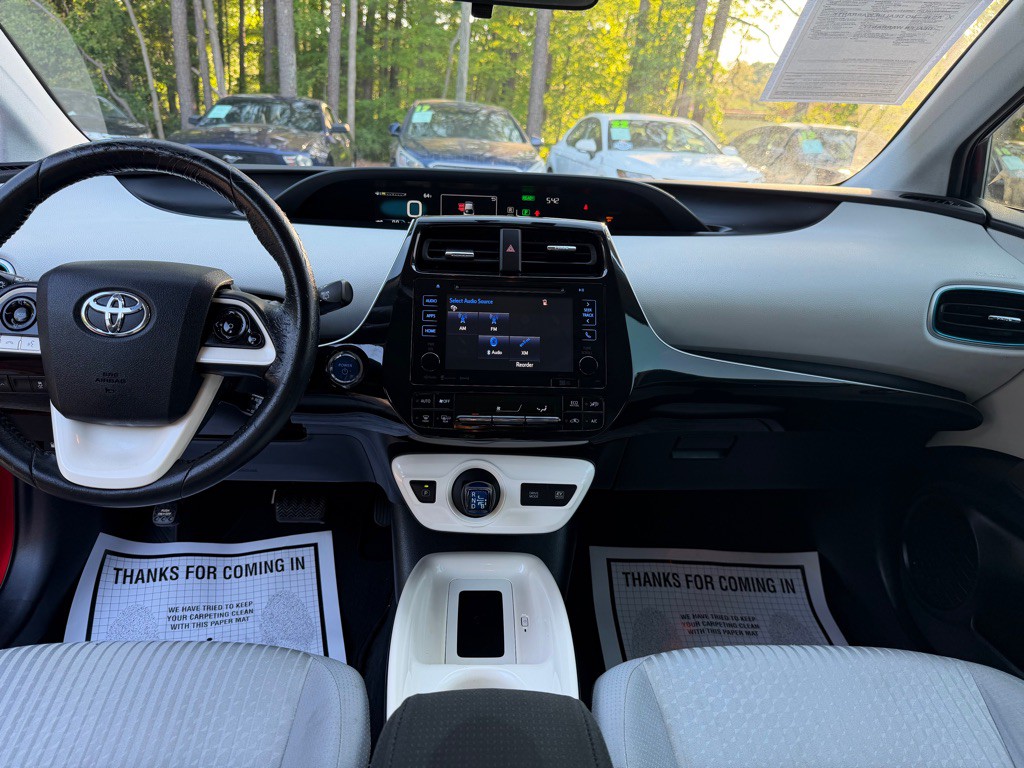 2016 Toyota Prius Image 28