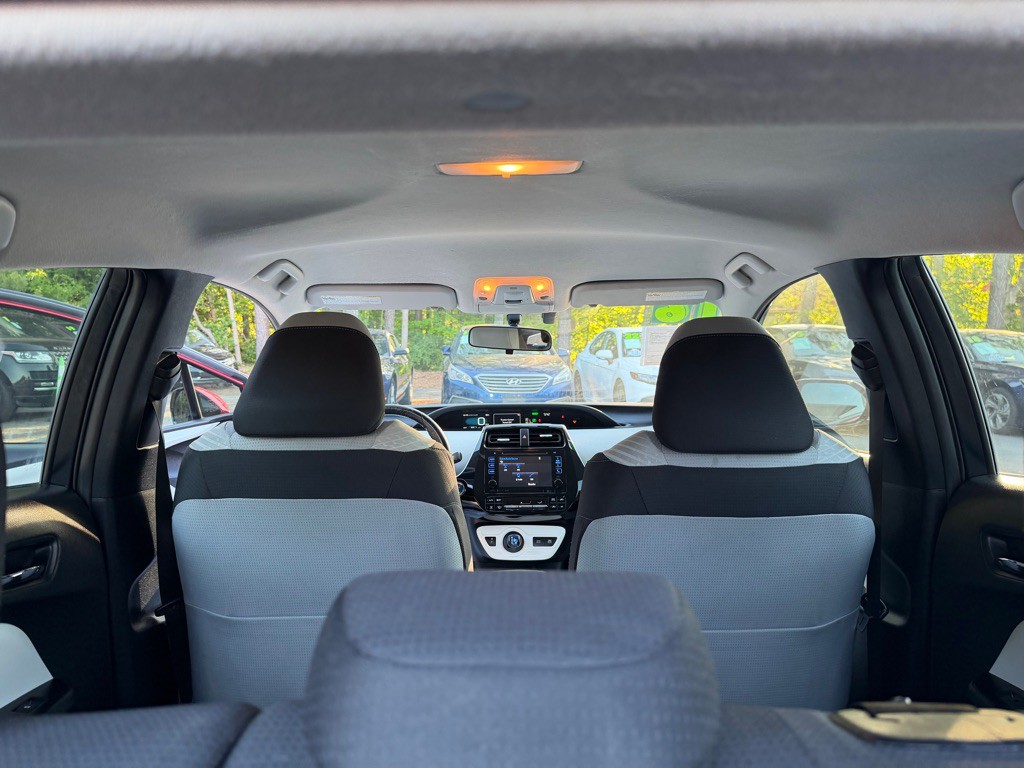 2016 Toyota Prius Image 32