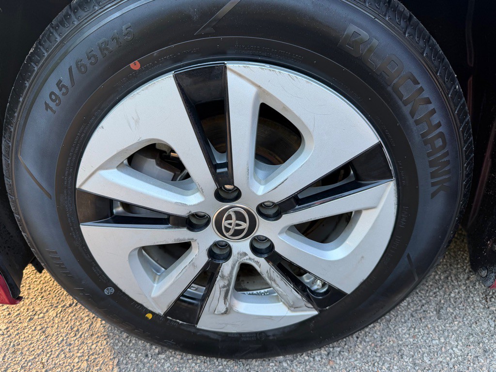 2016 Toyota Prius Image 34