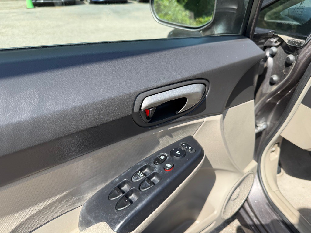 2011 Honda Civic Image 12