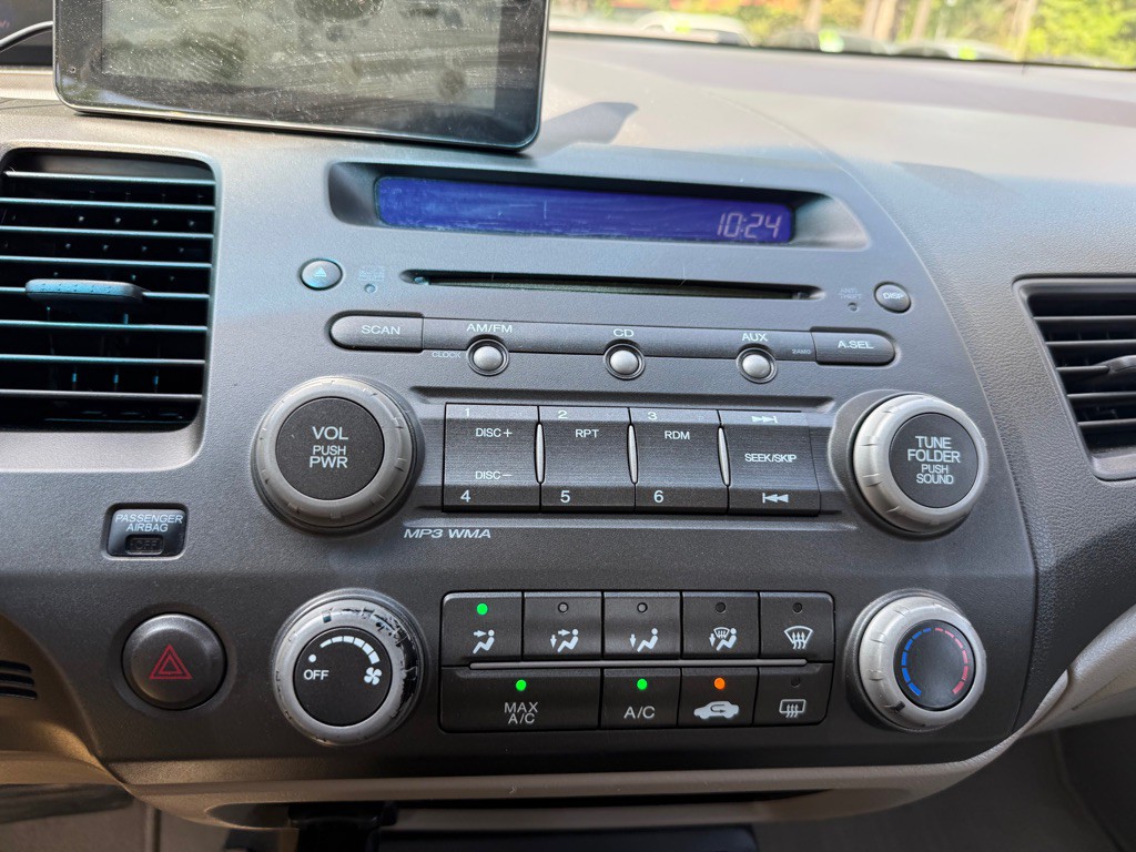 2011 Honda Civic Image 19
