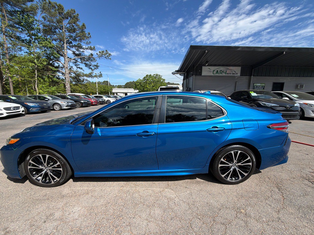 2019 Toyota Camry Image 7