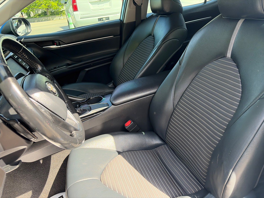 2019 Toyota Camry Image 9