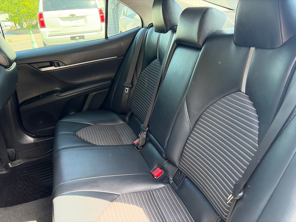 2019 Toyota Camry Image 10