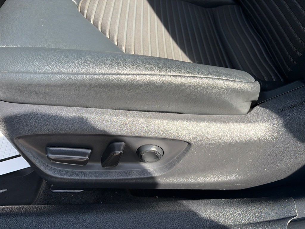 2019 Toyota Camry Image 12
