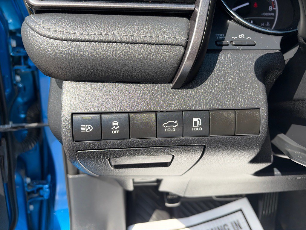 2019 Toyota Camry Image 16