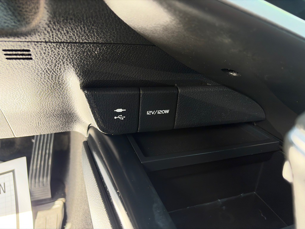 2019 Toyota Camry Image 19