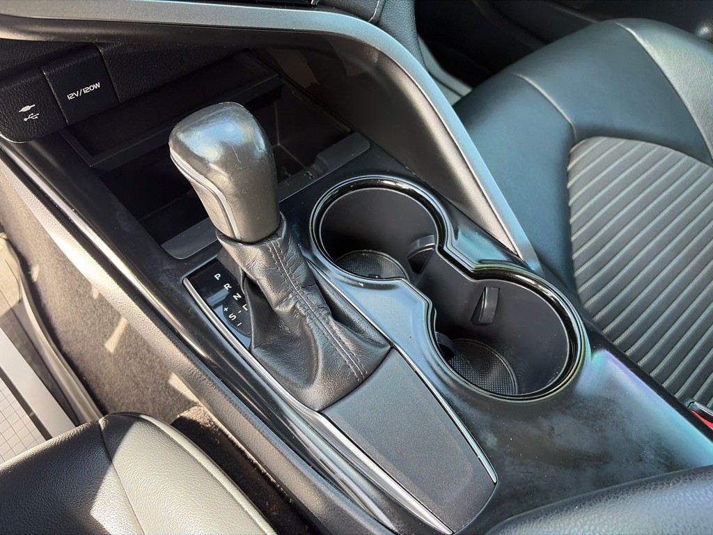 2019 Toyota Camry Image 20