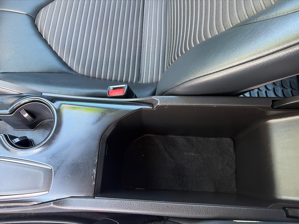 2019 Toyota Camry Image 21