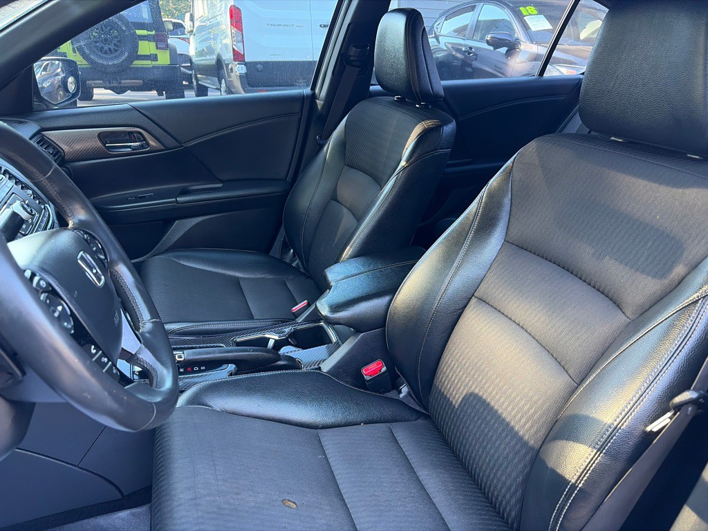 2017 Honda Accord Image 7