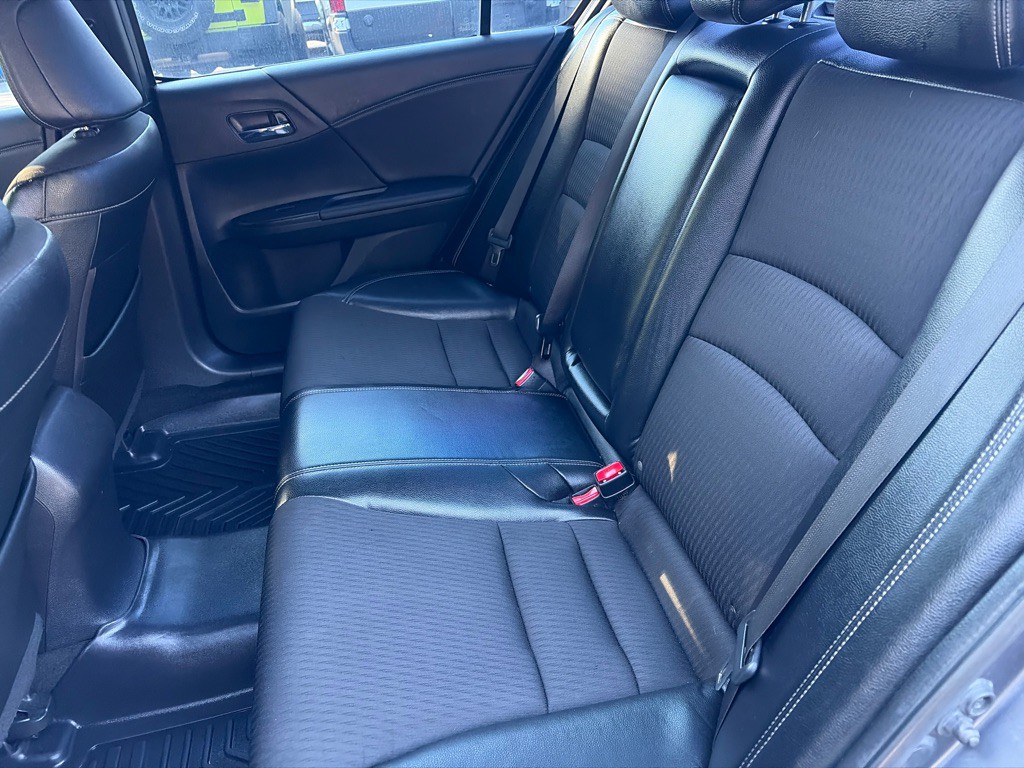 2017 Honda Accord Image 8