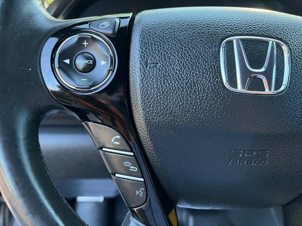 2017 Honda Accord Image 12