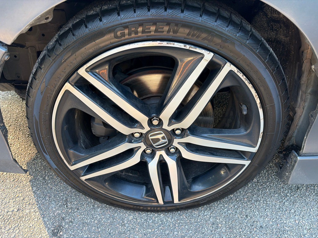 2017 Honda Accord Image 25