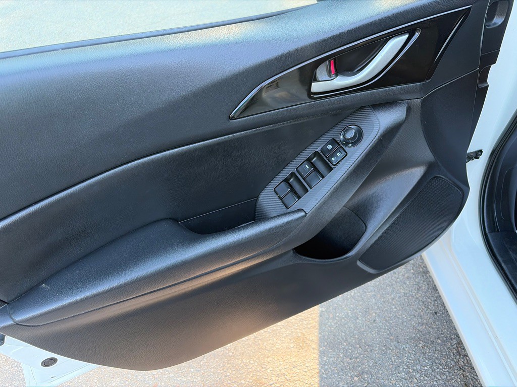2016 Mazda Mazda3 Image 9