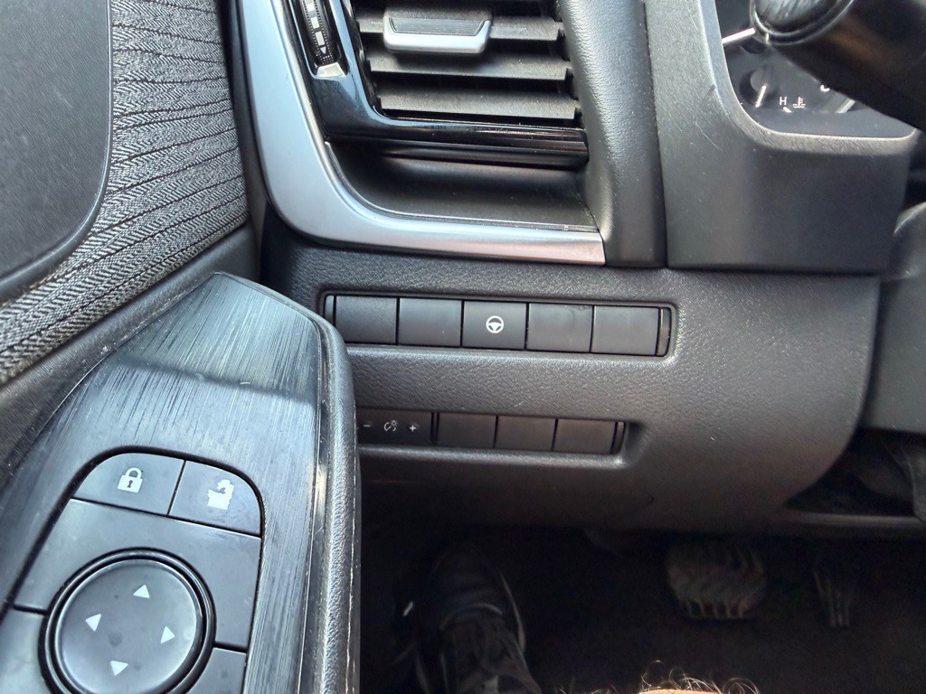 2021 Nissan Rogue Image 26
