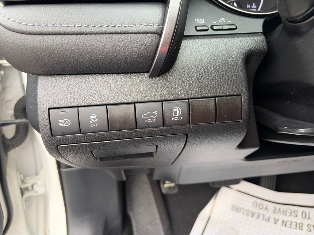2022 Toyota Camry Image 16
