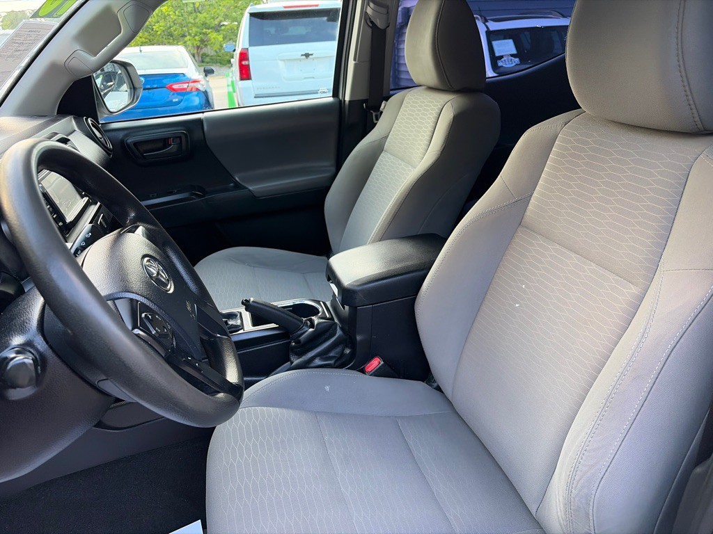 2016 Toyota Tacoma Image 5