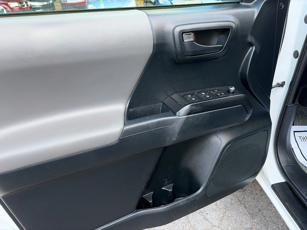 2016 Toyota Tacoma Image 7