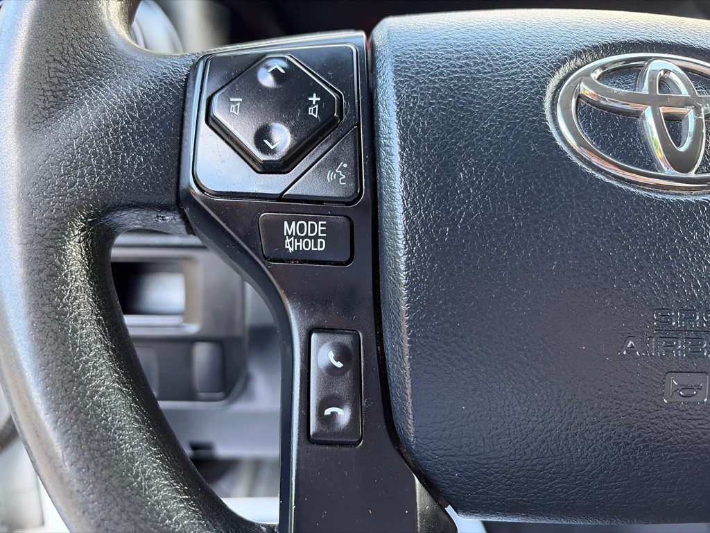 2016 Toyota Tacoma Image 9