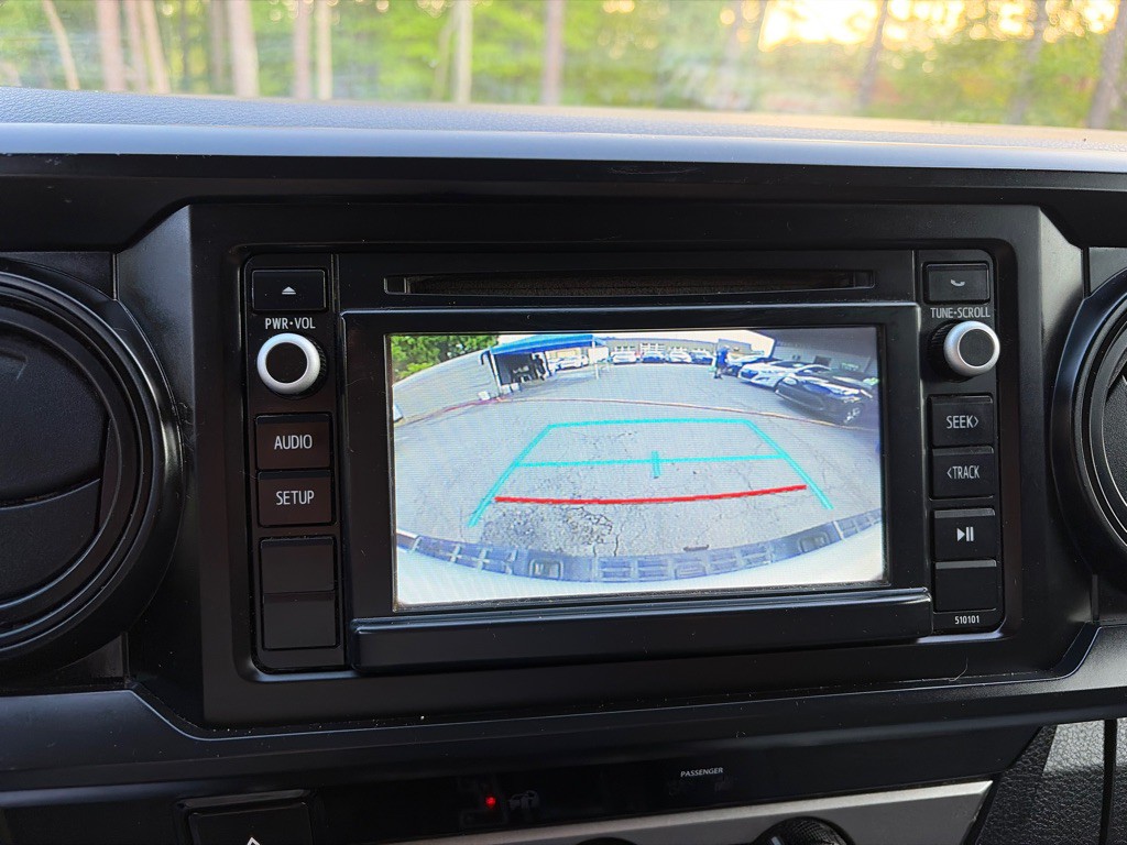 2016 Toyota Tacoma Image 12