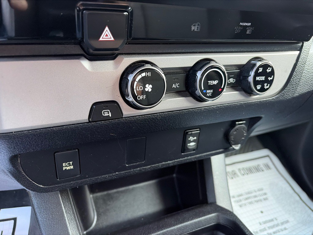 2016 Toyota Tacoma Image 13