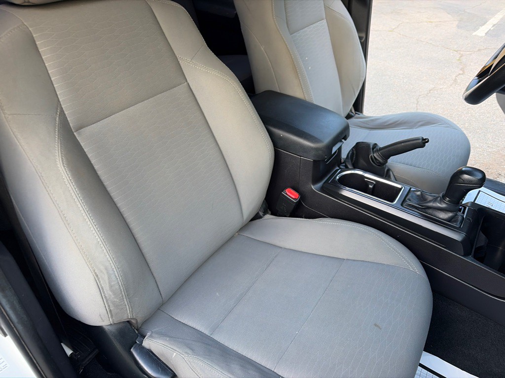 2016 Toyota Tacoma Image 18