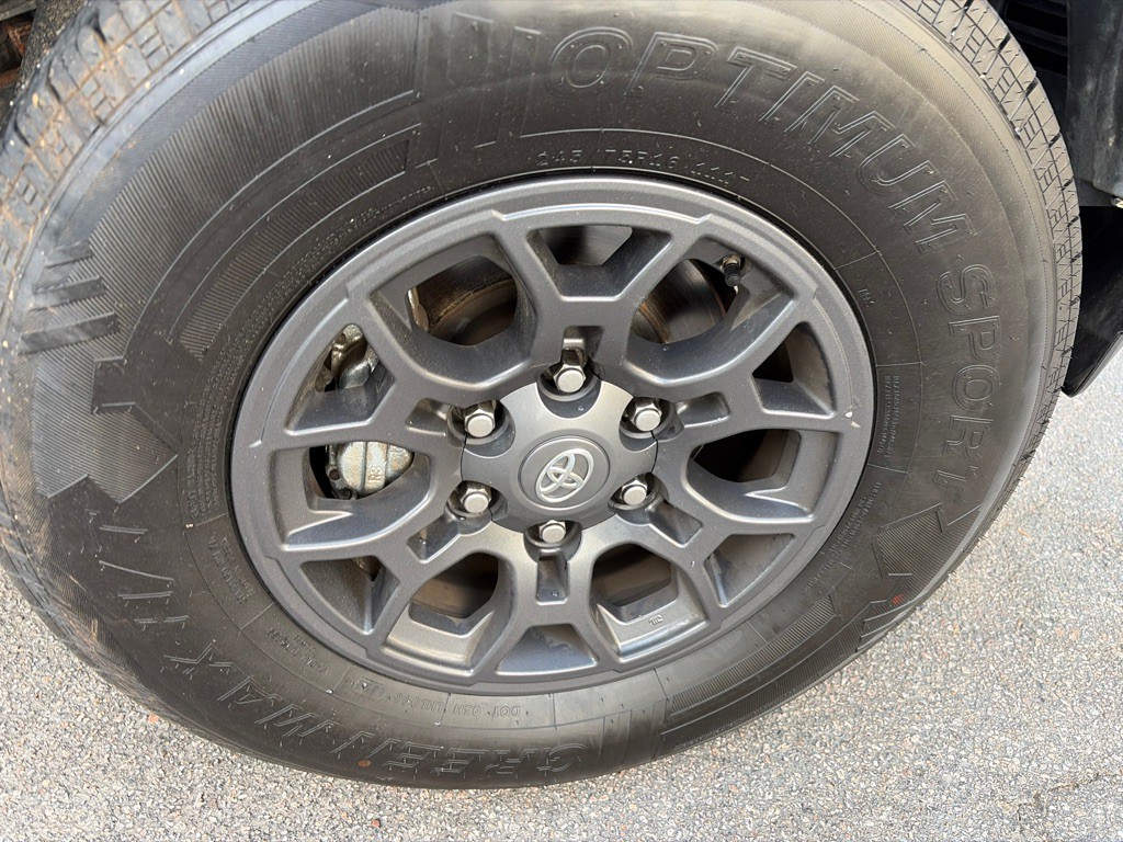 2016 Toyota Tacoma Image 20