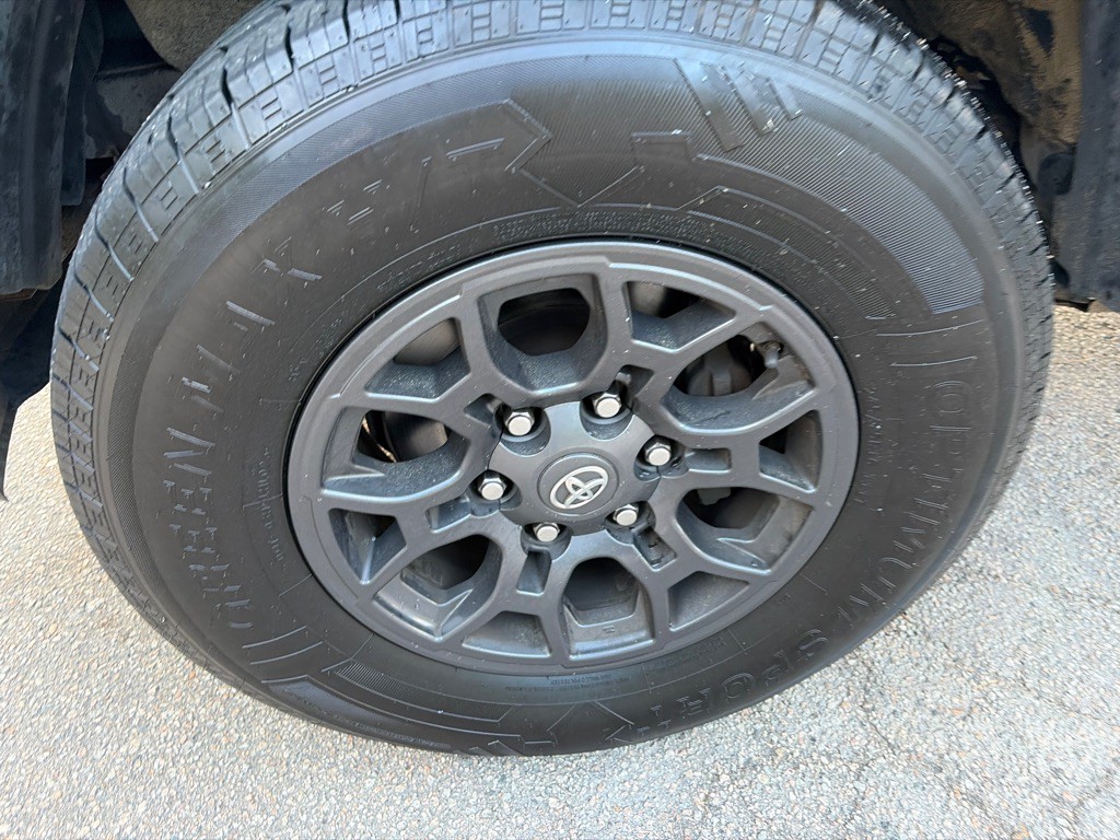 2016 Toyota Tacoma Image 21