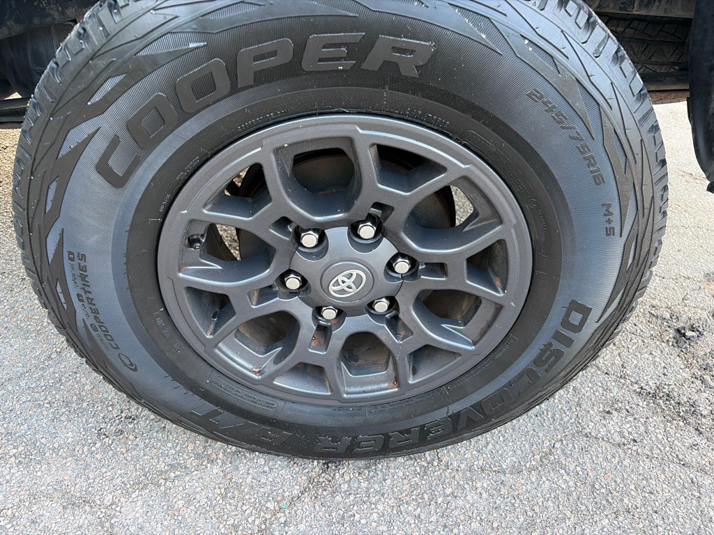 2016 Toyota Tacoma Image 22