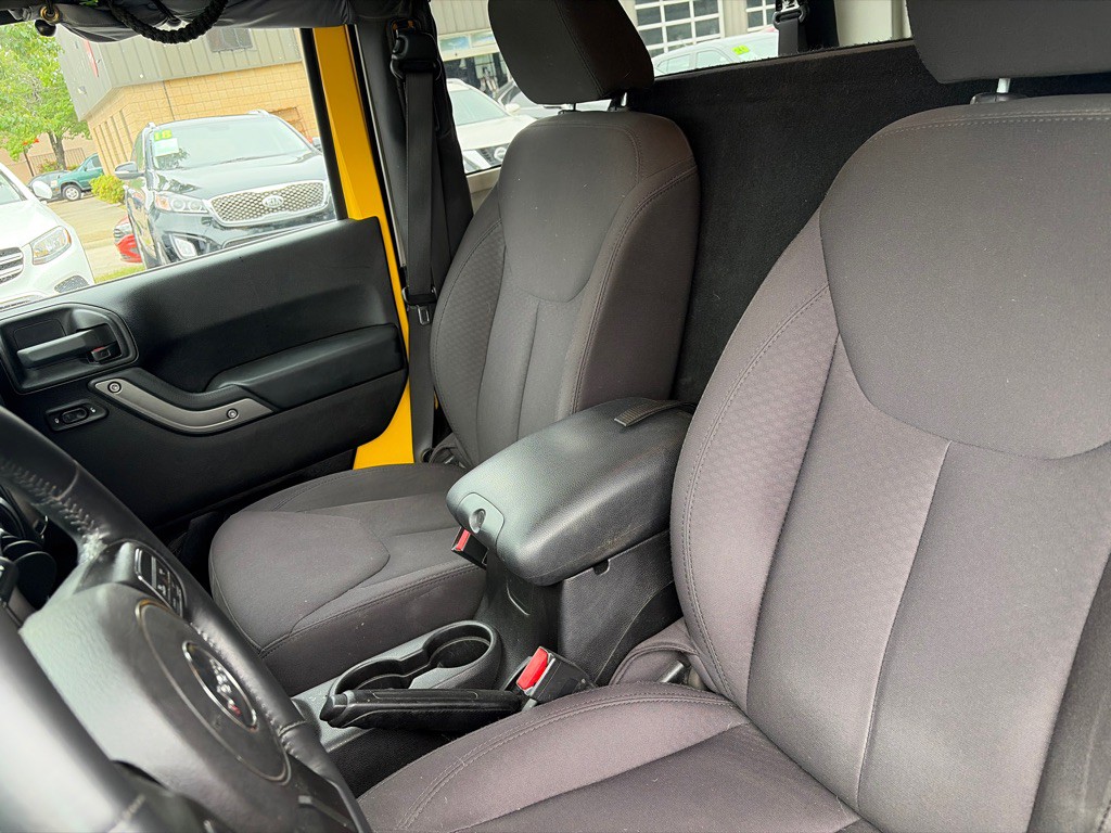 2015 Jeep Wrangler Image 19