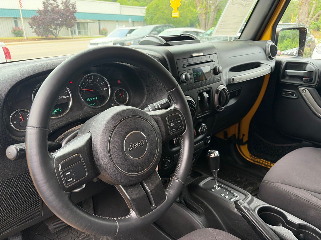 2015 Jeep Wrangler Image 21