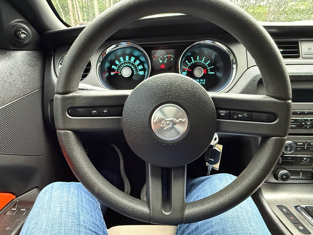 2012 Ford Mustang Image 14