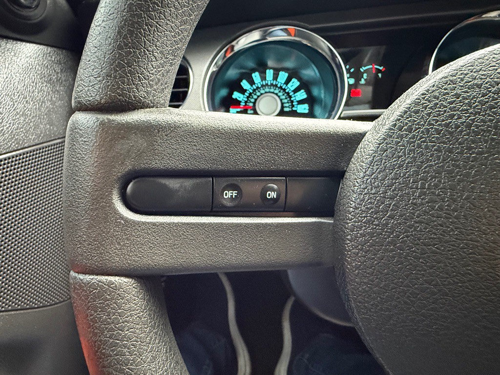 2012 Ford Mustang Image 15