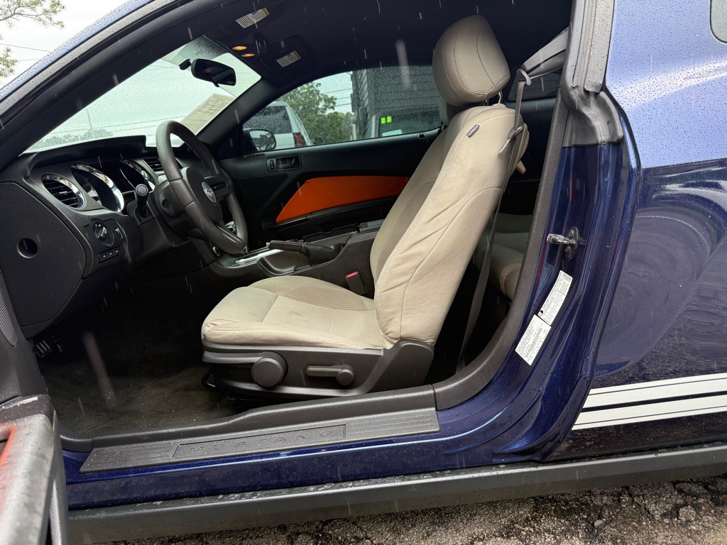 2012 Ford Mustang Image 26