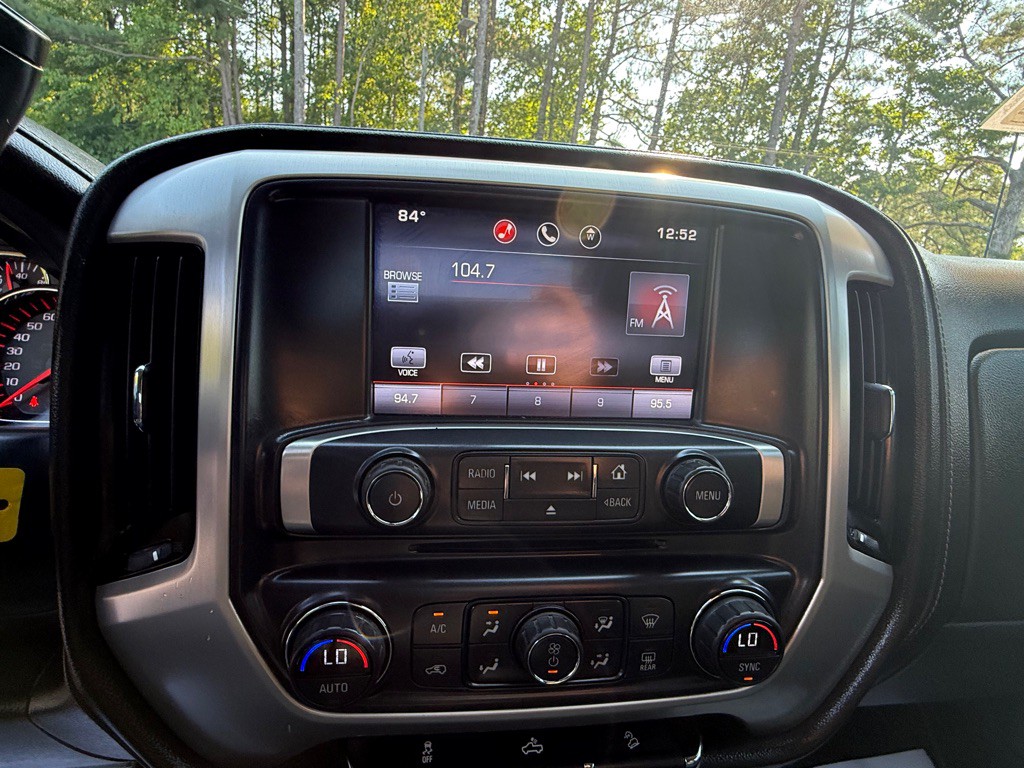 2015 GMC Sierra Image 17