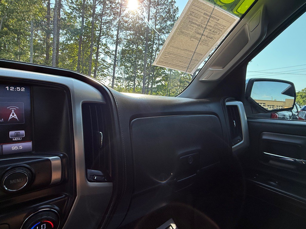 2015 GMC Sierra Image 24