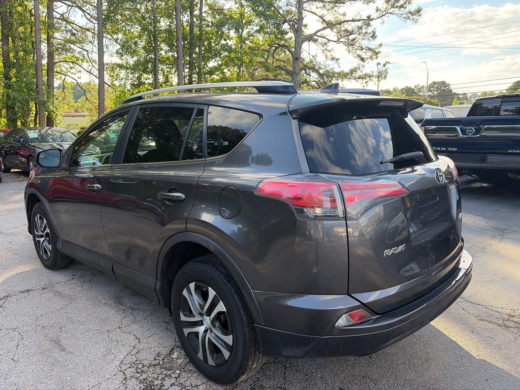 2017 Toyota Rav4 Image 6