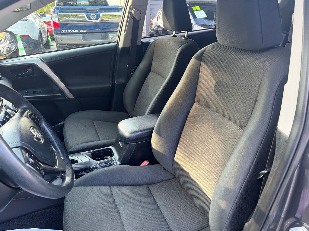 2017 Toyota Rav4 Image 8