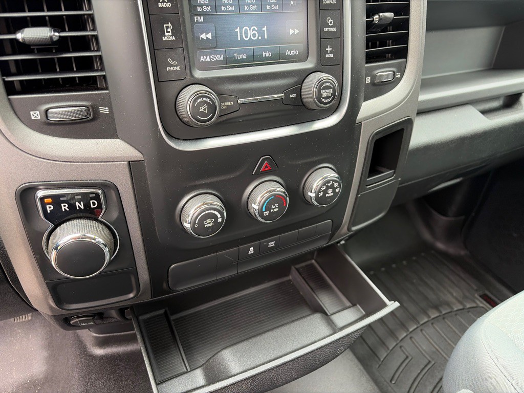 2015 RAM 1500 Image 18