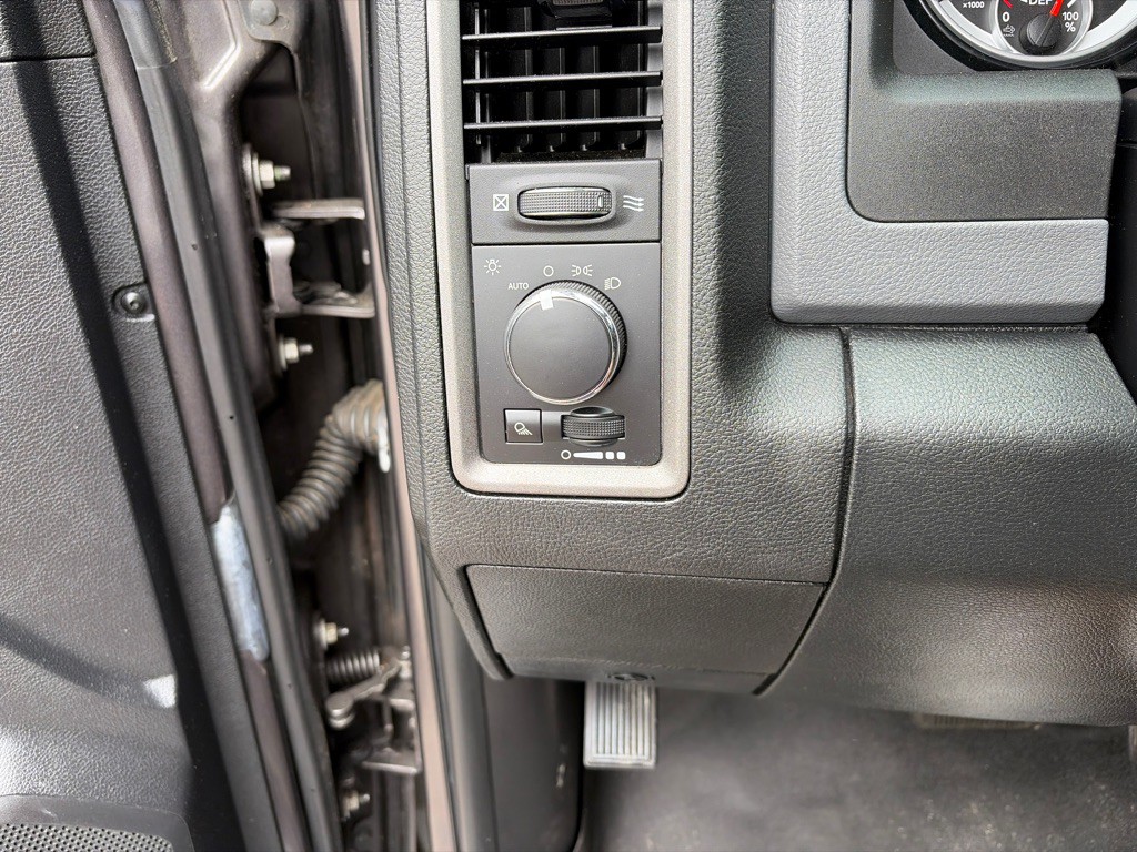 2015 RAM 1500 Image 23