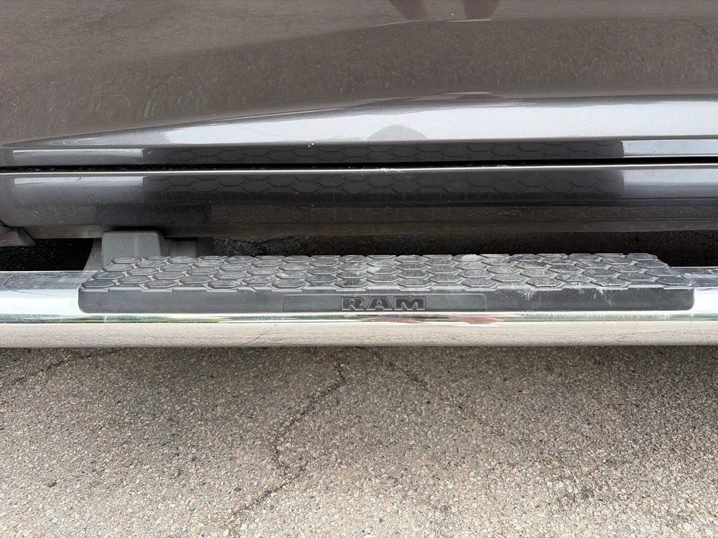 2015 RAM 1500 Image 33