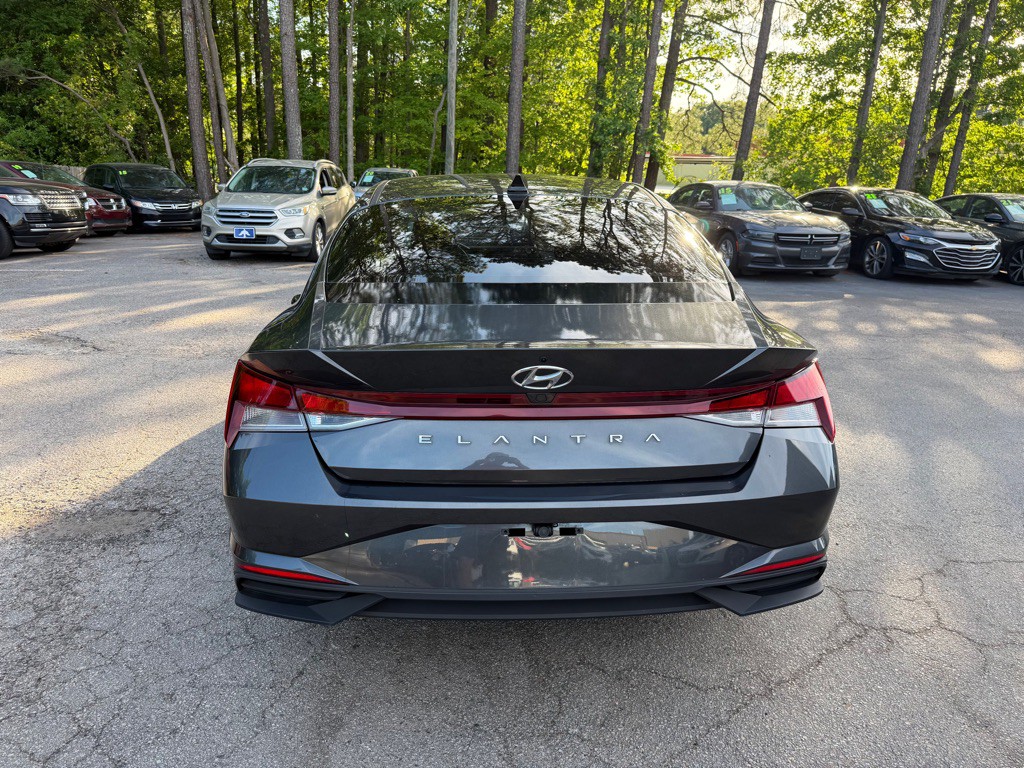 2023 Hyundai Elantra Image 5